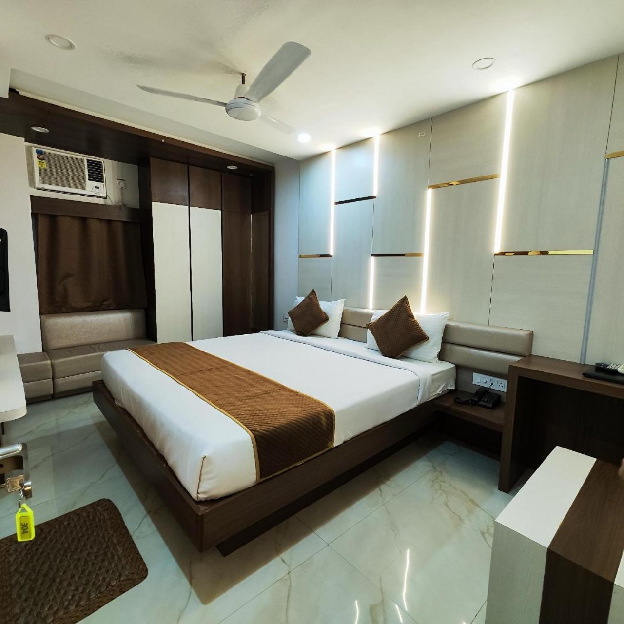 Hotel Rudraksha Inn Deoghar Esterno foto